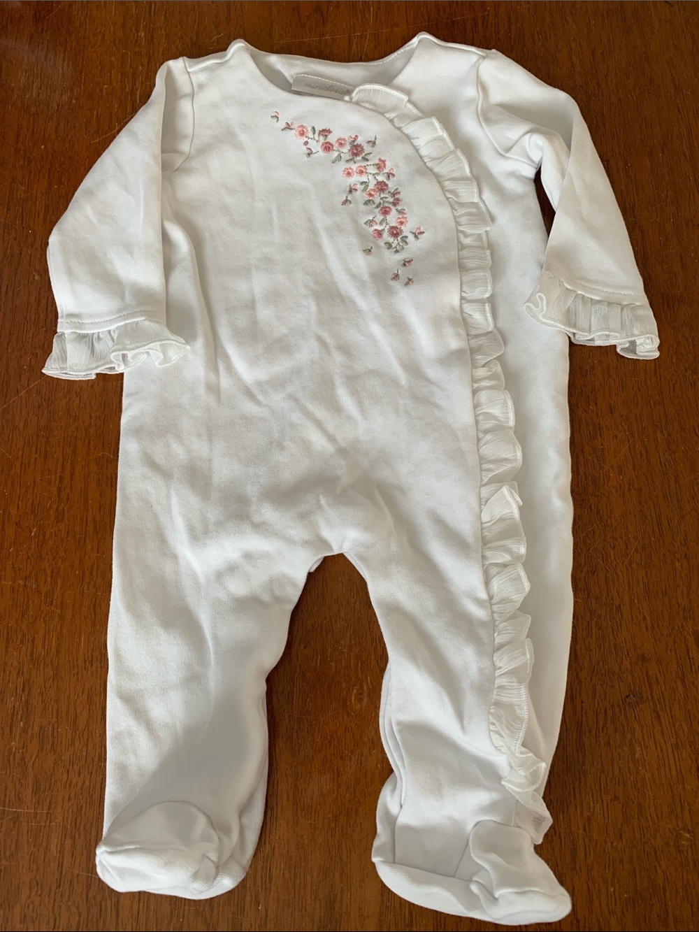 🍊5/$25 NWOT miniclasix White Footed Baby One-Piece and Ruffle Trim